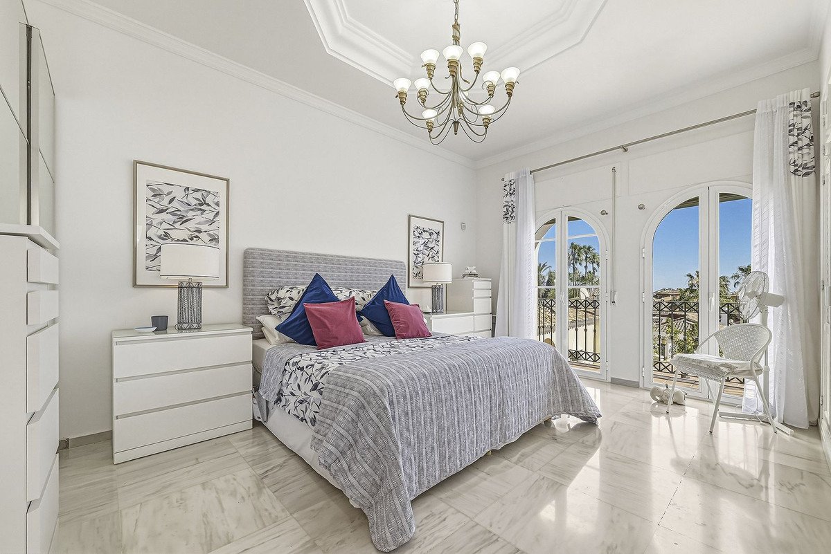 3 Bed Detached Villa in Bahía de Marbella