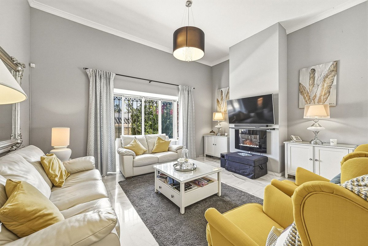 3 Bed Detached Villa in Bahía de Marbella