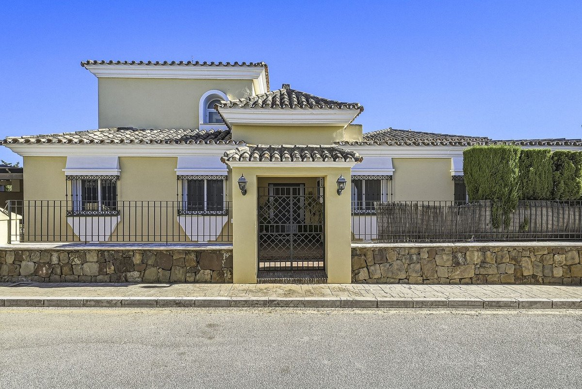 3 Bed Detached Villa in Bahía de Marbella
