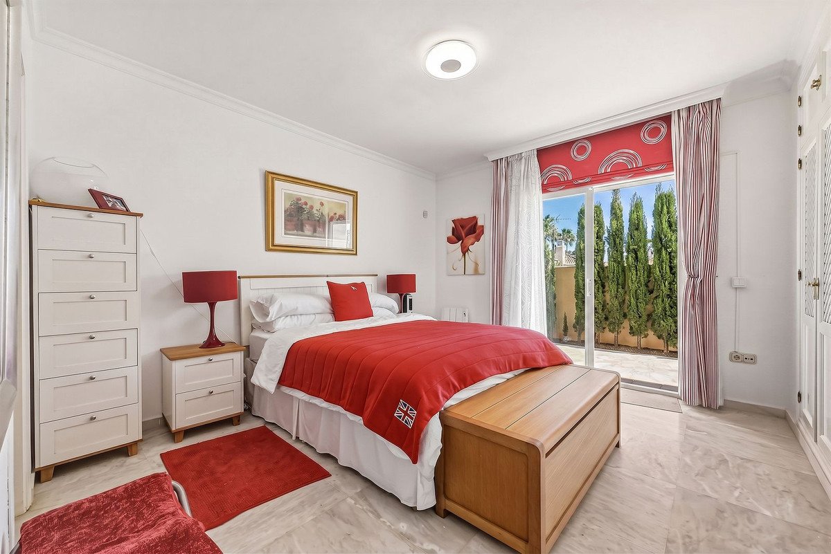 3 Bed Detached Villa in Bahía de Marbella