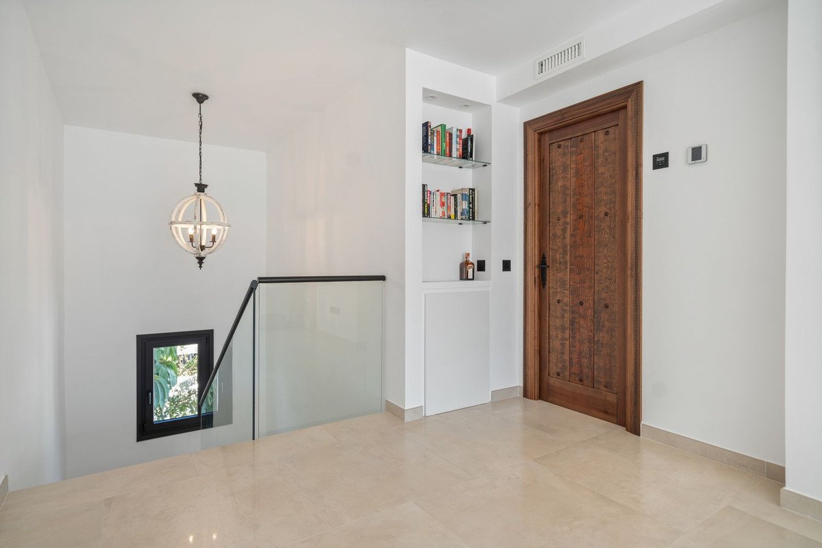 4 Bed Detached Villa in Marbesa