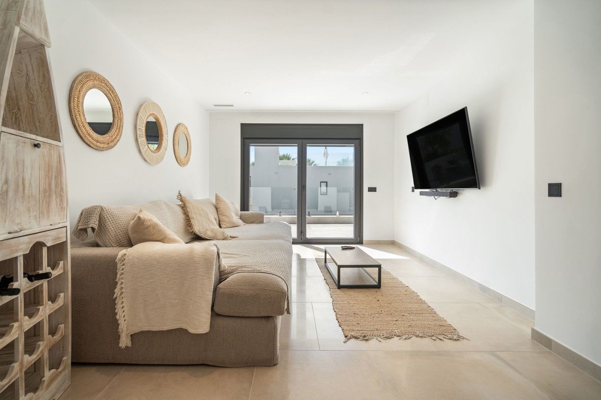4 Bed Detached Villa in Marbesa