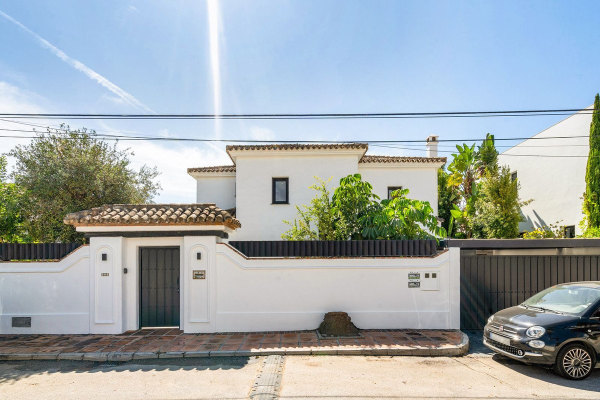 4 Bed Detached Villa in Marbesa