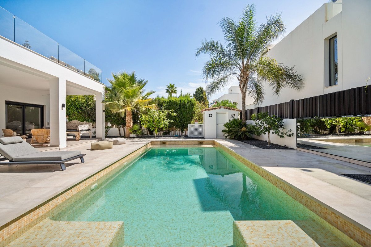 4 Bed Detached Villa in Marbesa