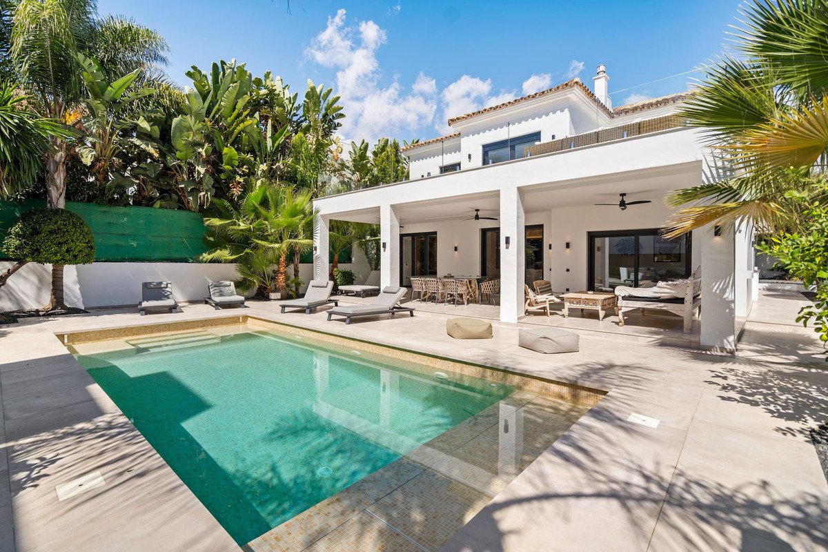 4 Bed Detached Villa in Marbesa