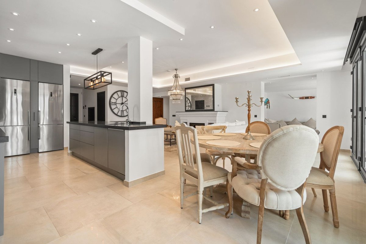 4 Bed Detached Villa in Marbesa