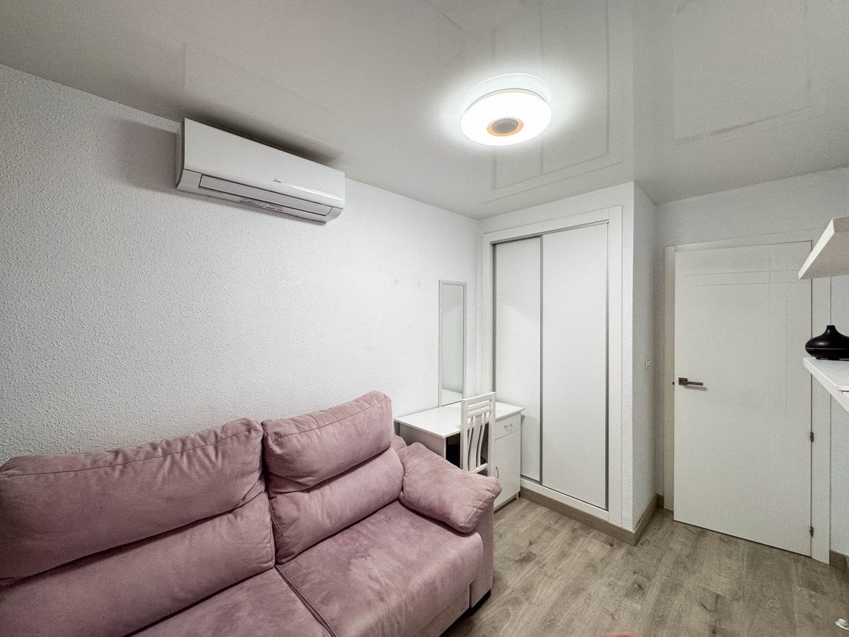 4 Bed Middle Floor Apartment in Torrevieja