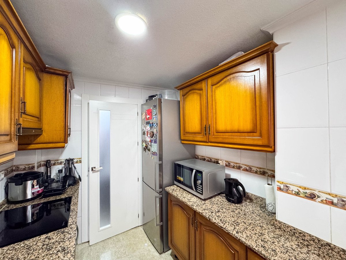 4 Bed Middle Floor Apartment in Torrevieja