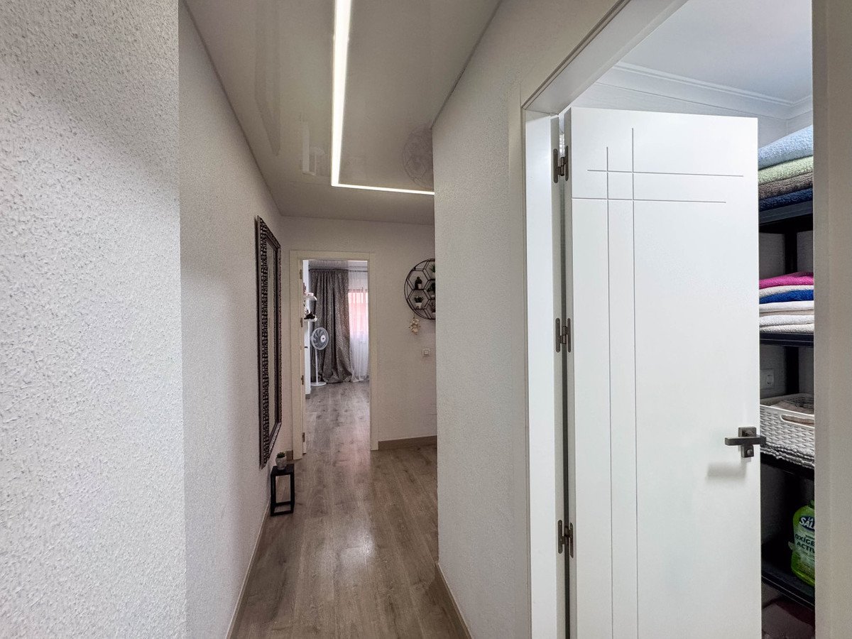 4 Bed Middle Floor Apartment in Torrevieja