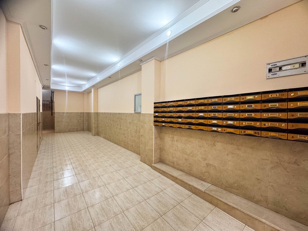 4 Bed Middle Floor Apartment in Torrevieja