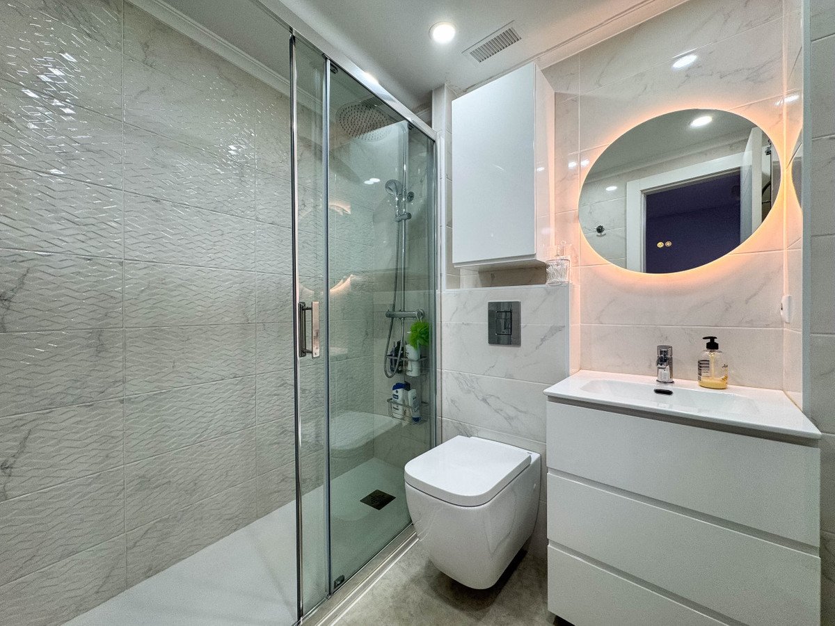 4 Bed Middle Floor Apartment in Torrevieja
