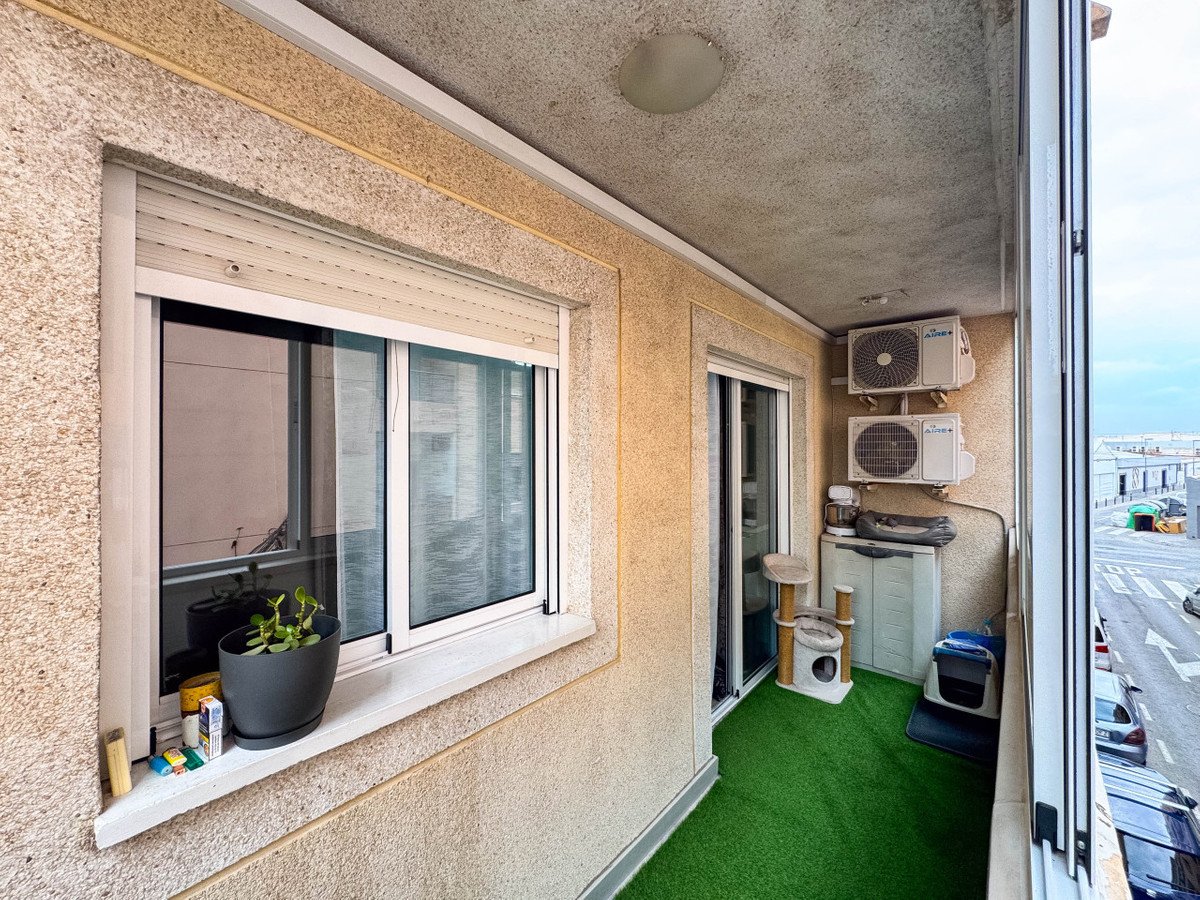 4 Bed Middle Floor Apartment in Torrevieja