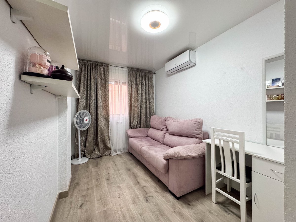 4 Bed Middle Floor Apartment in Torrevieja
