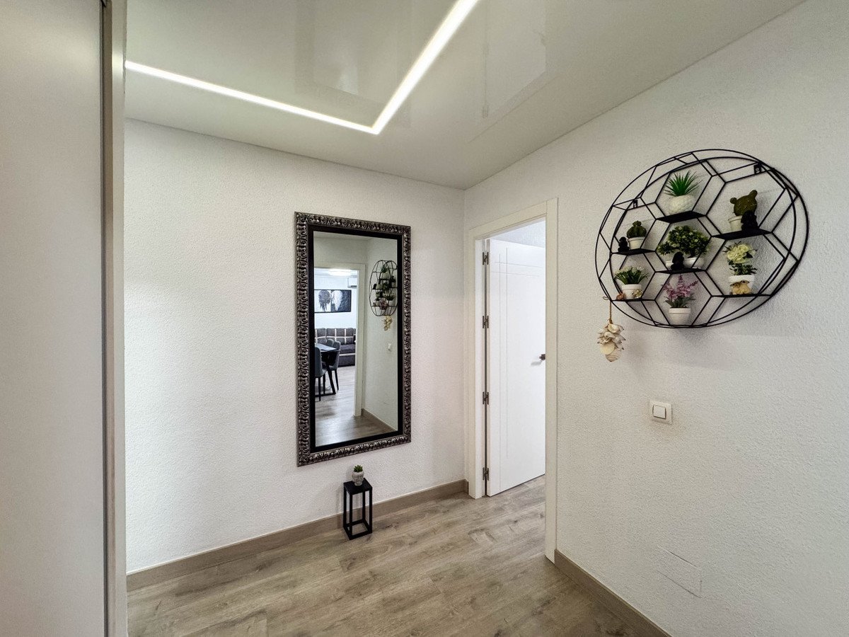 4 Bed Middle Floor Apartment in Torrevieja