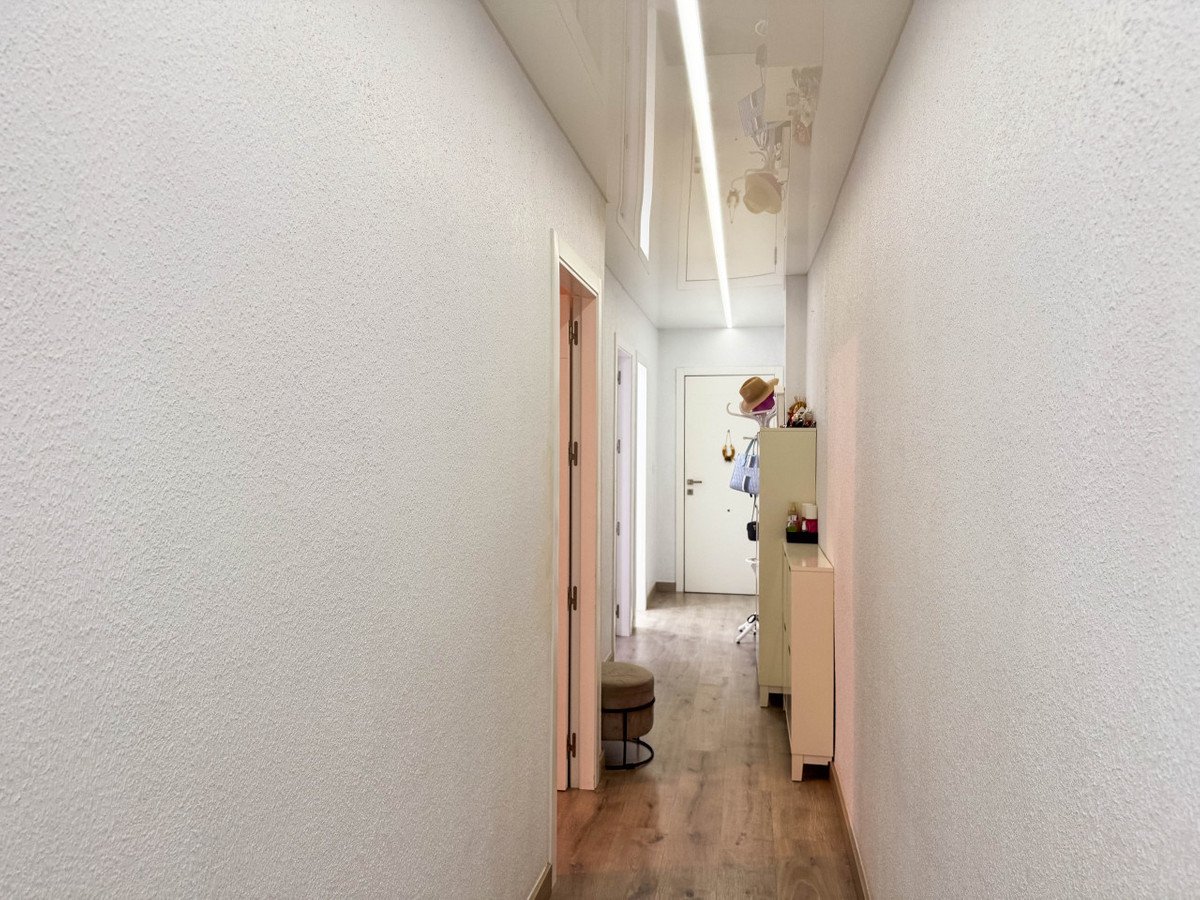 4 Bed Middle Floor Apartment in Torrevieja