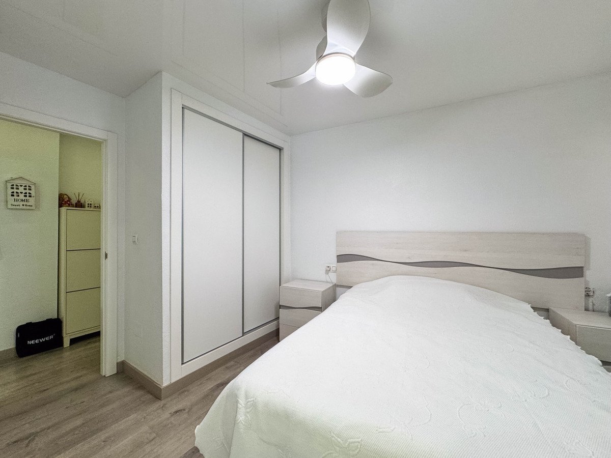 4 Bed Middle Floor Apartment in Torrevieja