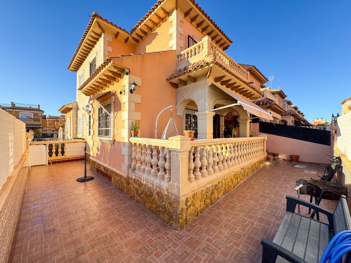 3 Bed Townhouse in Aguas Nuevas