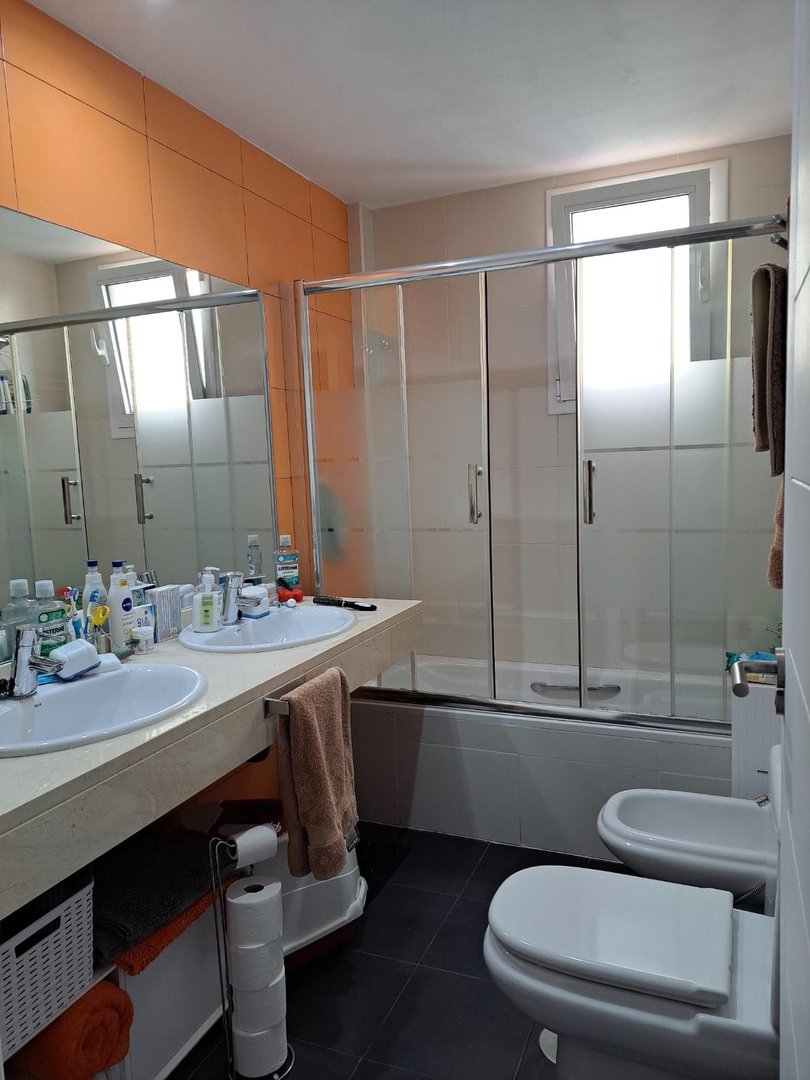 2 Bed Middle Floor Apartment in Estepona
