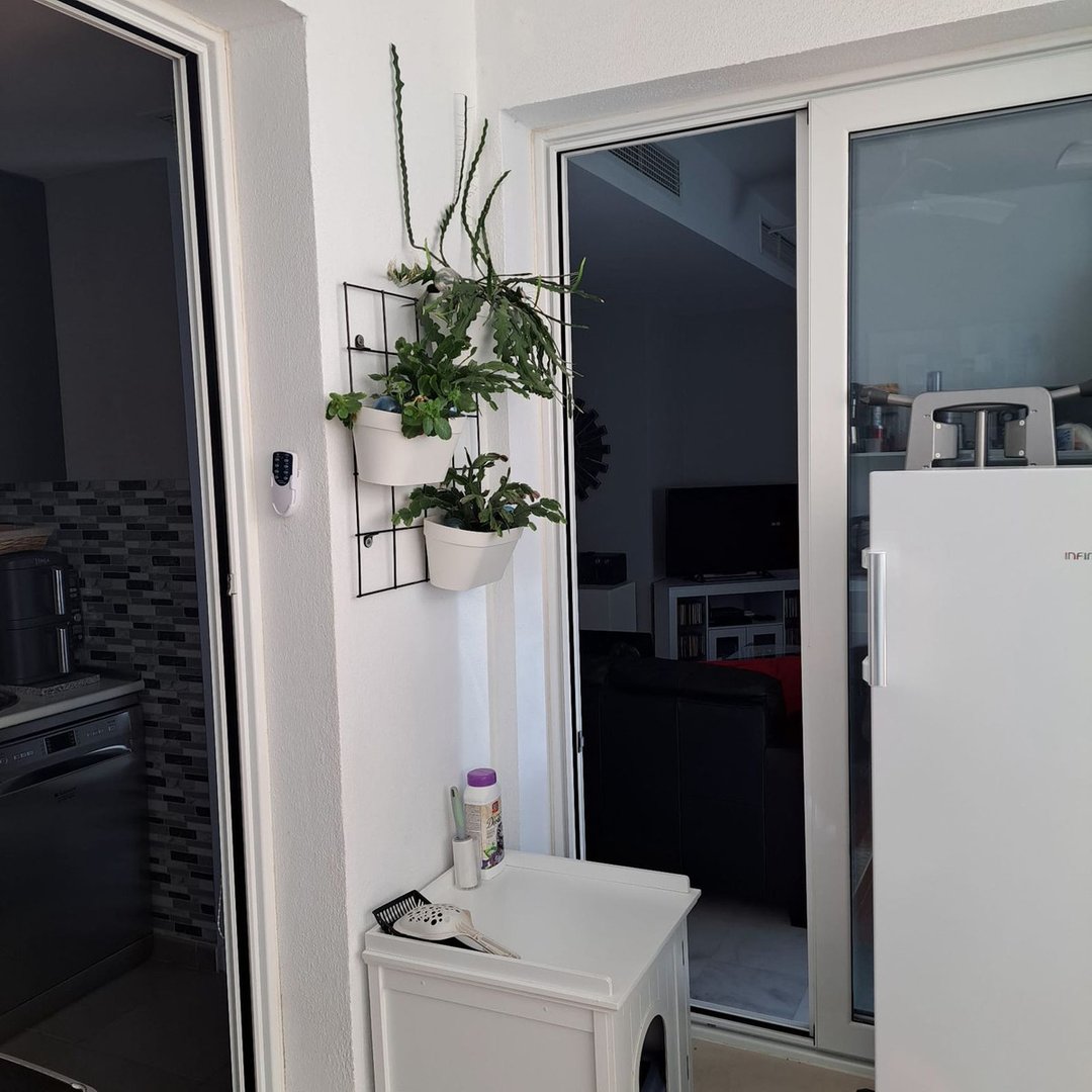 2 Bed Middle Floor Apartment in Estepona
