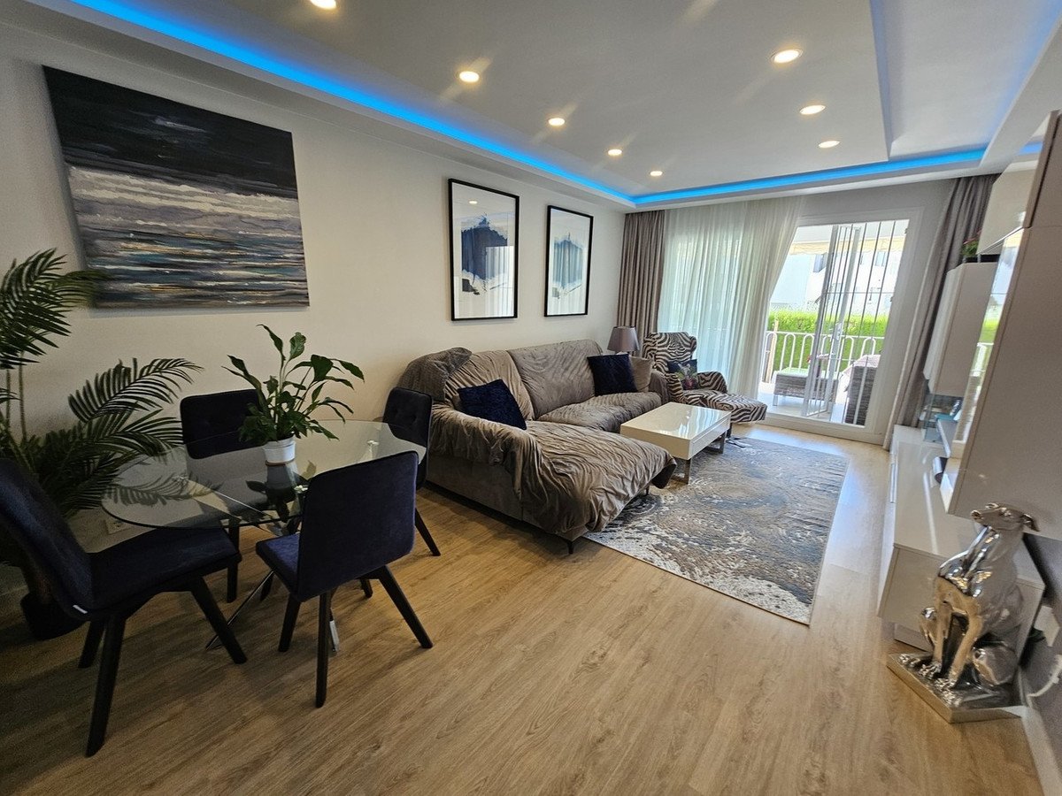 2 Bed Ground Floor Apartment in El Paraiso