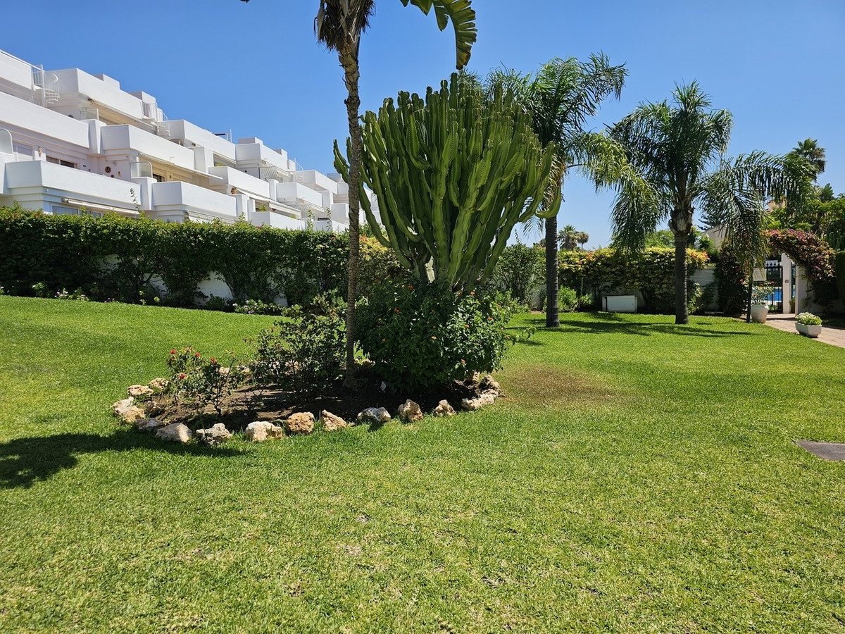 2 Bed Ground Floor Apartment in El Paraiso