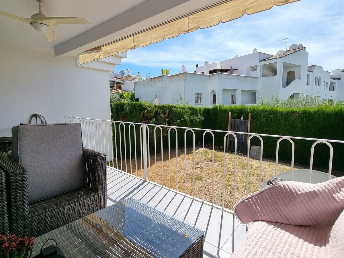 2 Bed Ground Floor Apartment in El Paraiso