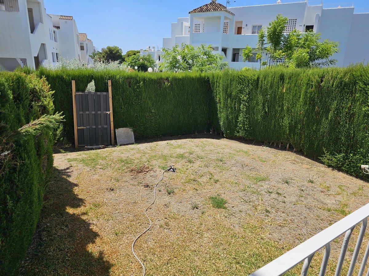 2 Bed Ground Floor Apartment in El Paraiso