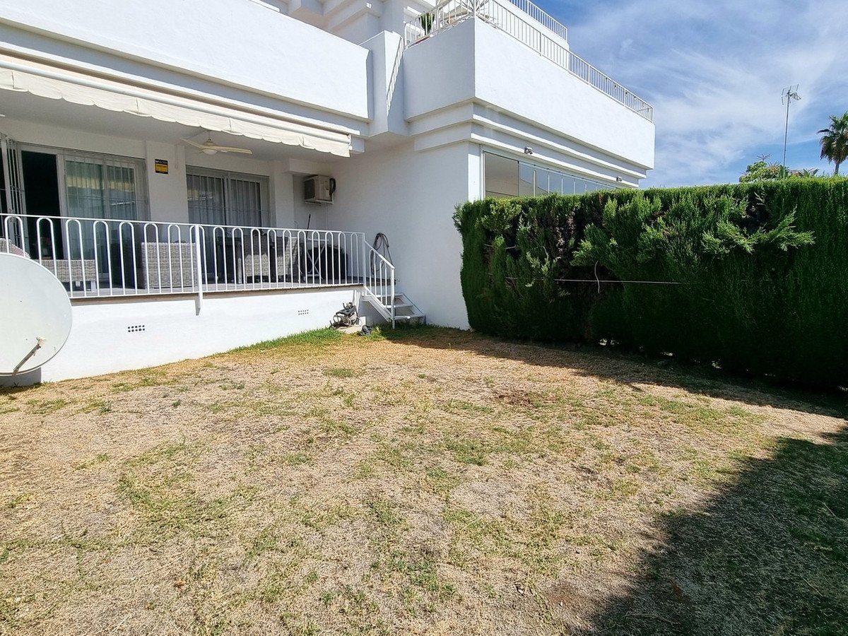 2 Bed Ground Floor Apartment in El Paraiso