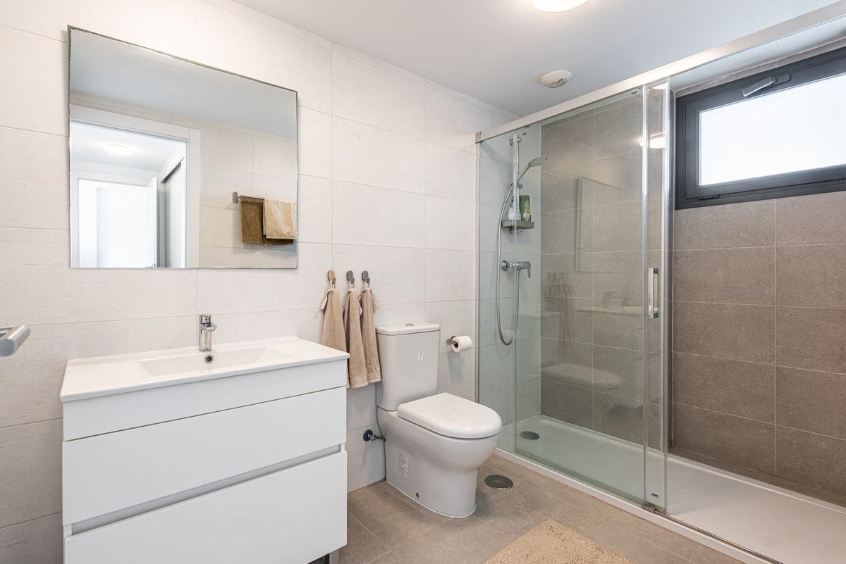 2 Bed Middle Floor Apartment in Mijas