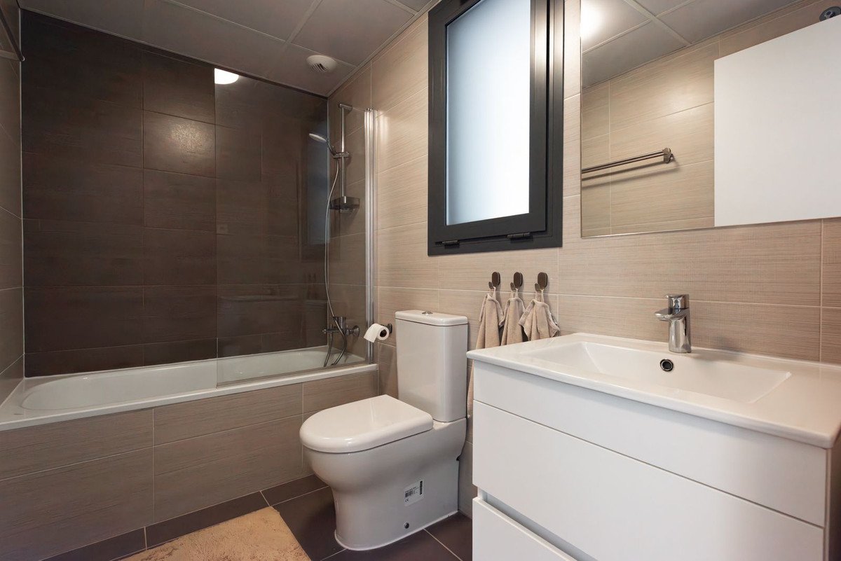2 Bed Middle Floor Apartment in Mijas