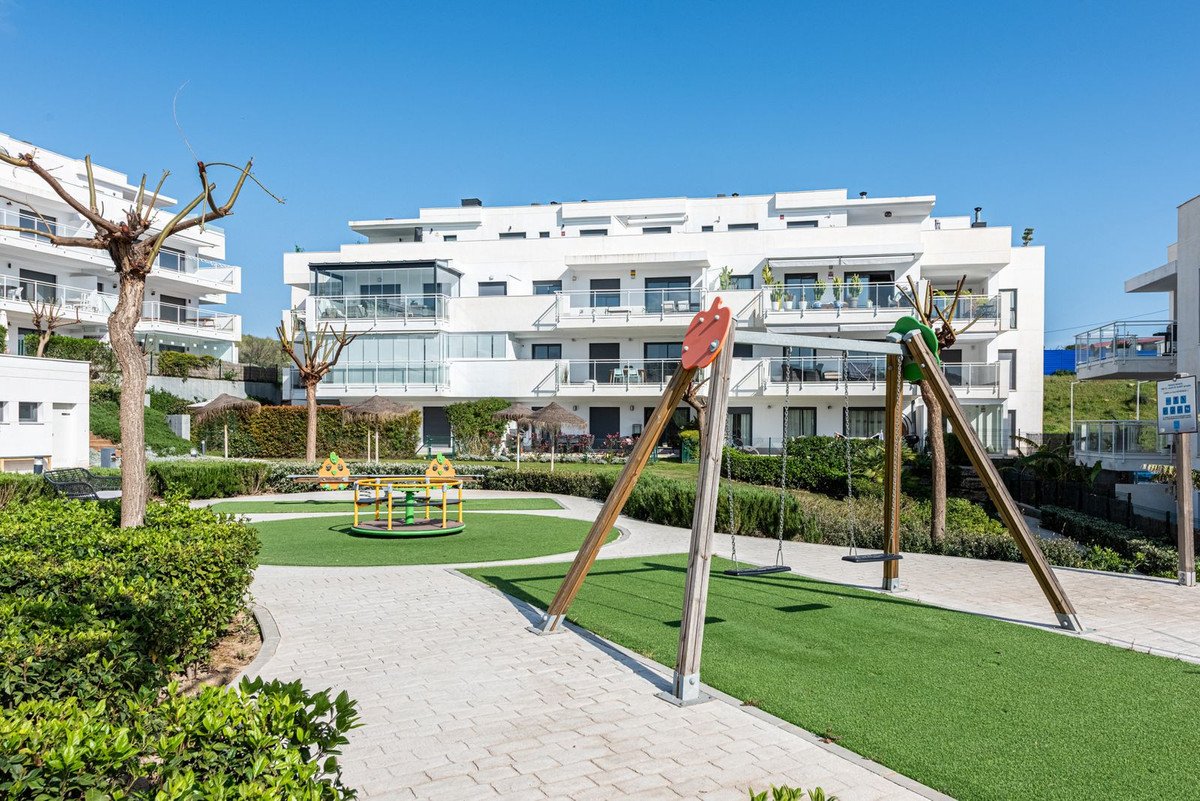 2 Bed Middle Floor Apartment in Mijas
