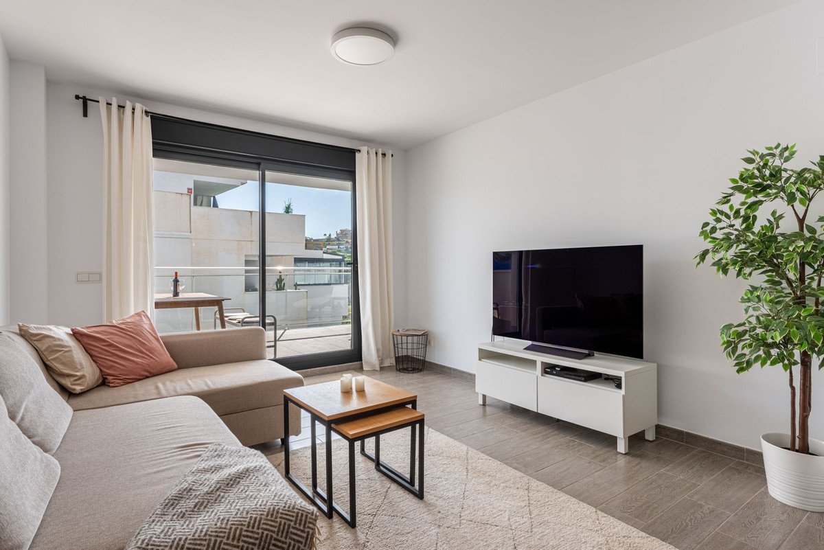 2 Bed Middle Floor Apartment in Mijas