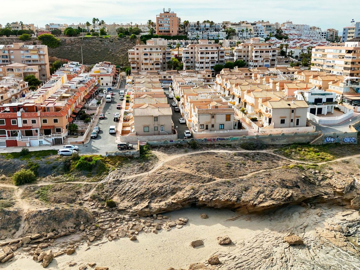 3 Bed Townhouse in Playa De La Mata