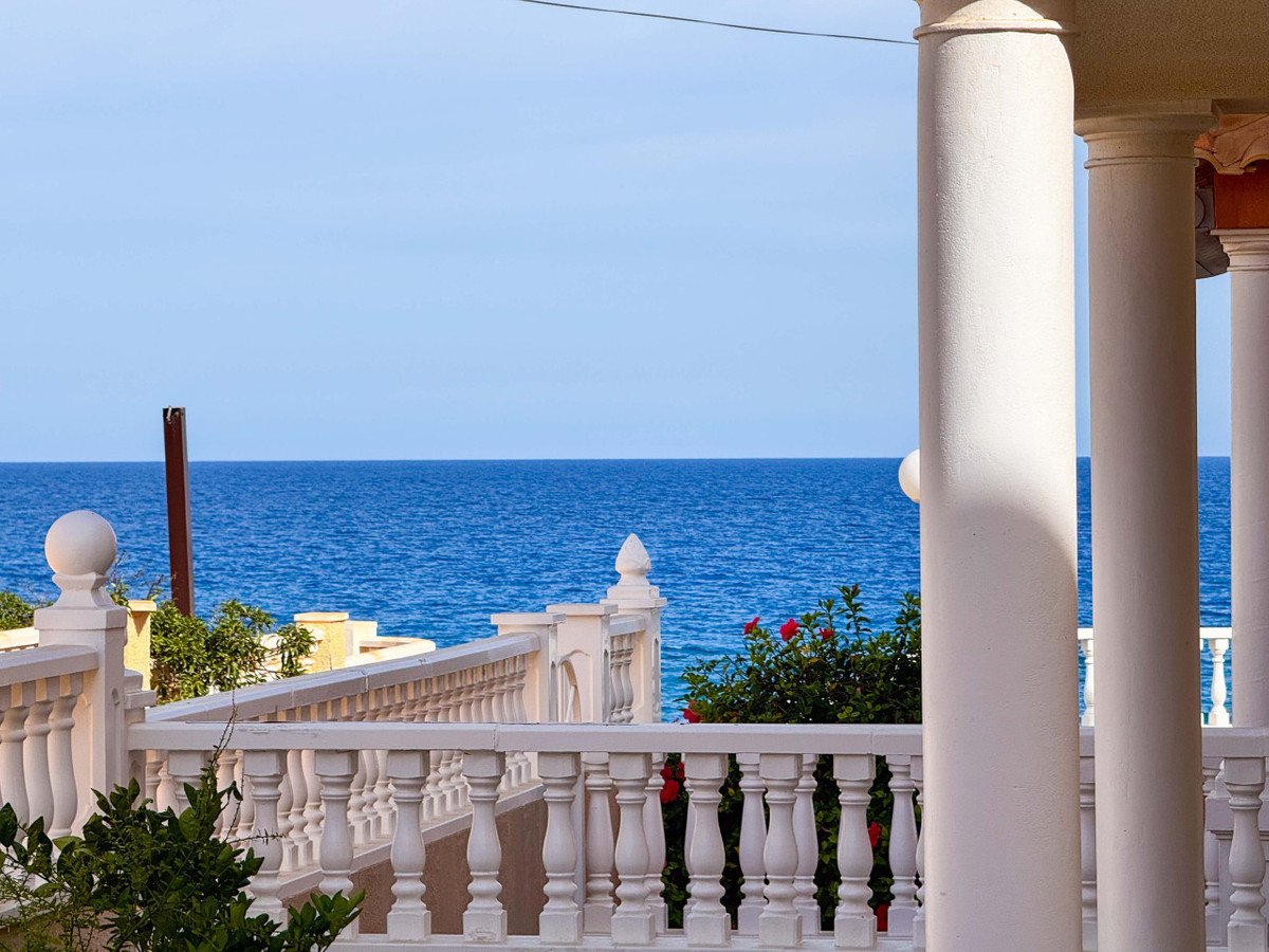 3 Bed Townhouse in Playa De La Mata