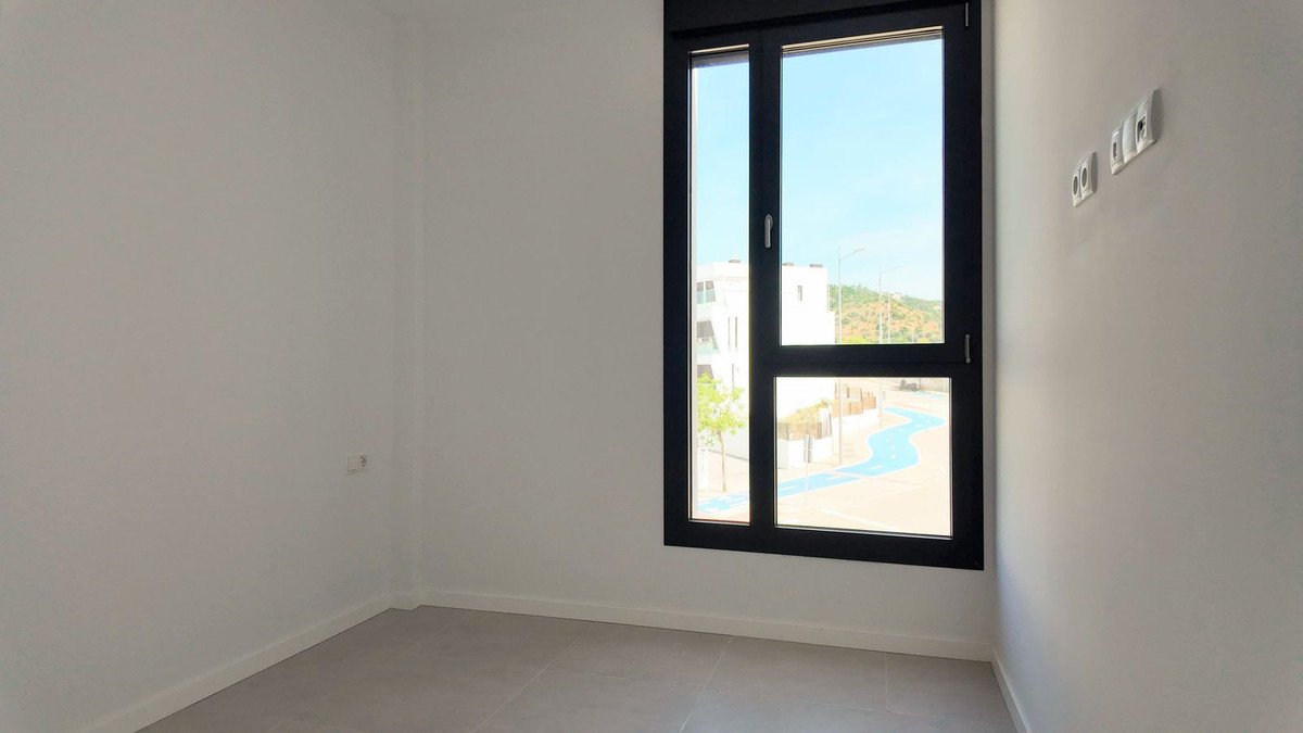 2 Bed Top Floor Apartment in Estepona