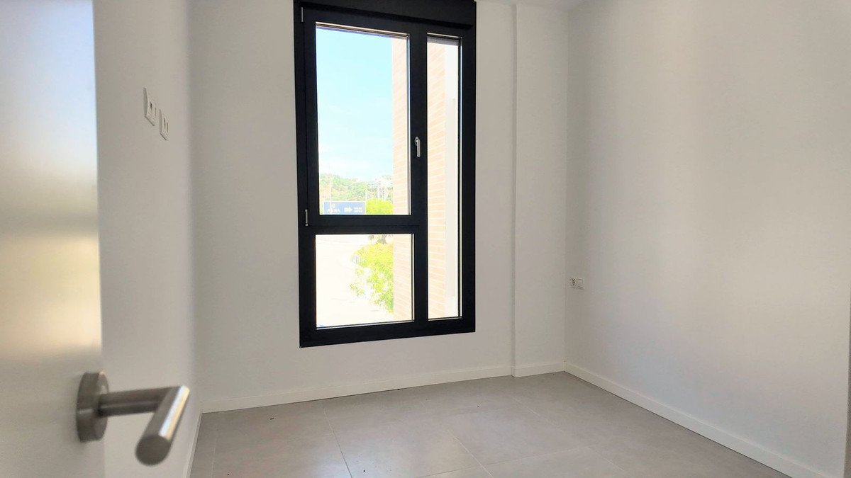 2 Bed Top Floor Apartment in Estepona