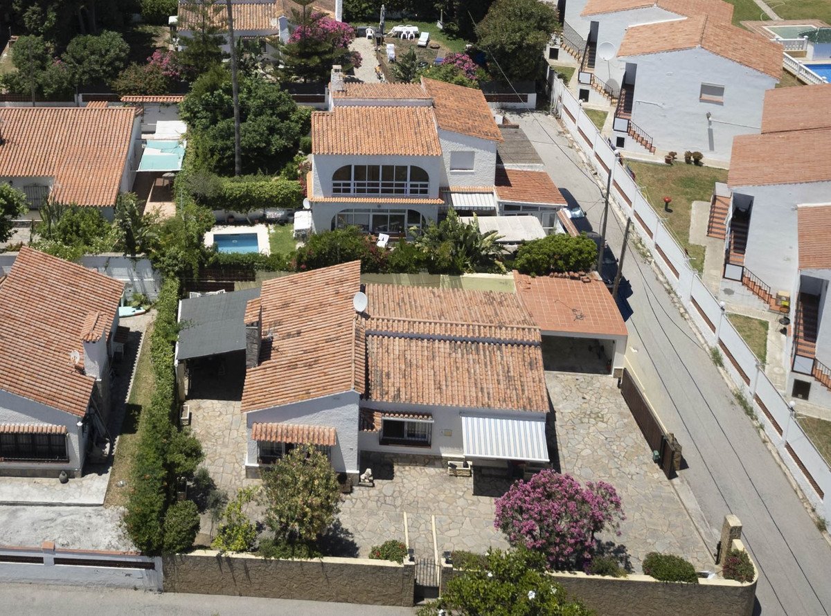 3 Bed Detached Villa in La Duquesa