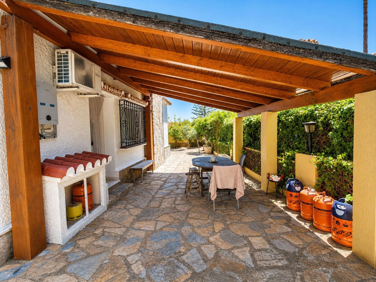 3 Bed Detached Villa in La Duquesa
