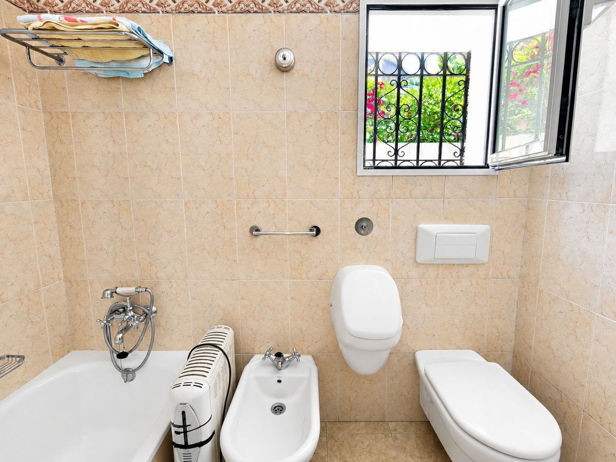 3 Bed Detached Villa in La Duquesa