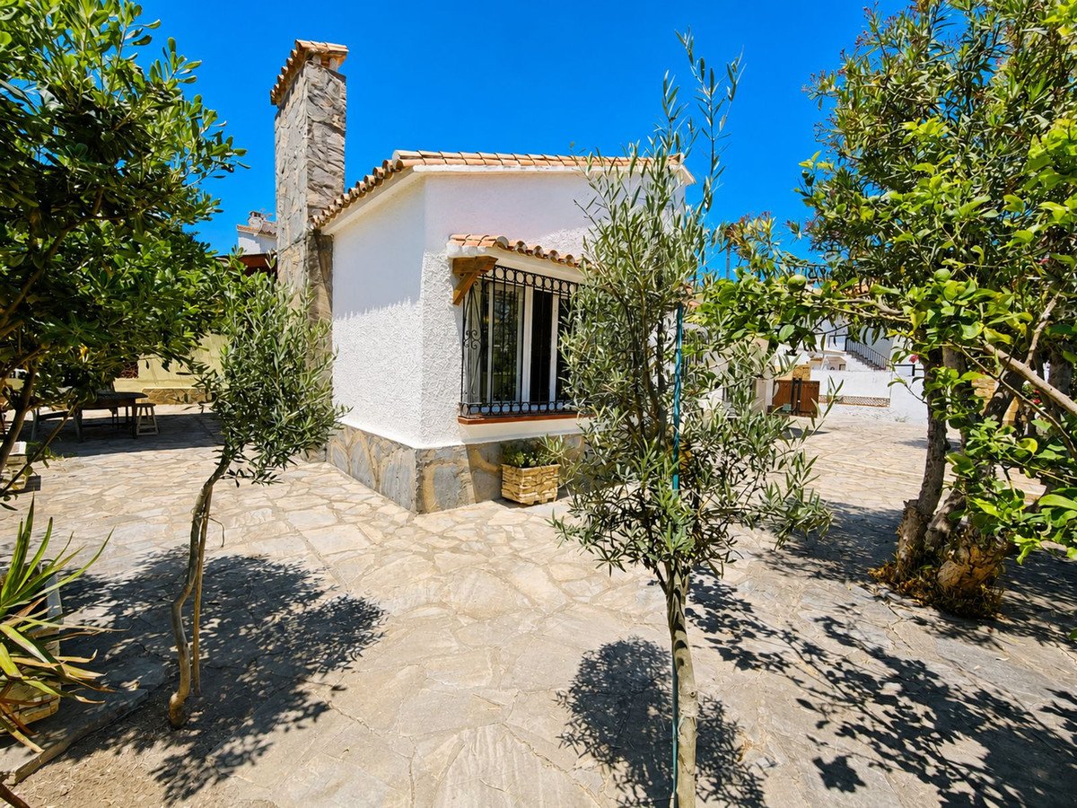 3 Bed Detached Villa in La Duquesa