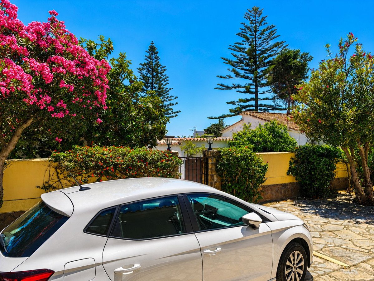 3 Bed Detached Villa in La Duquesa