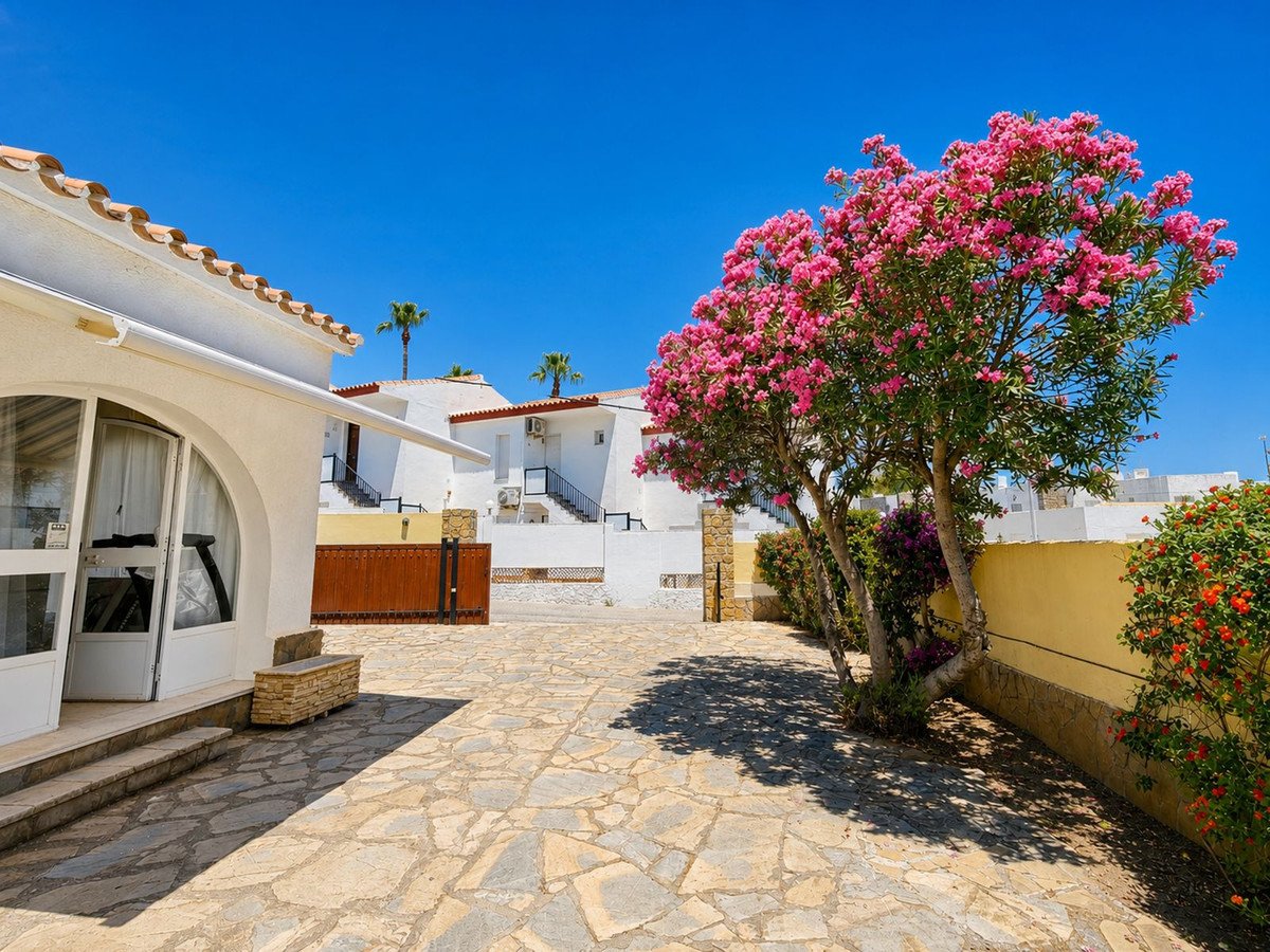 3 Bed Detached Villa in La Duquesa