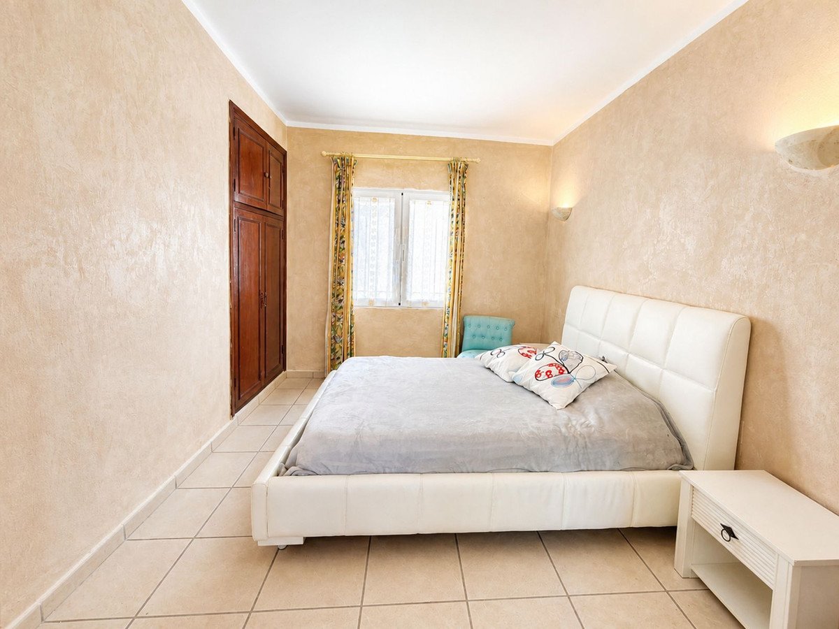 3 Bed Detached Villa in La Duquesa