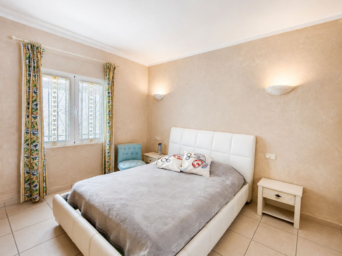 3 Bed Detached Villa in La Duquesa