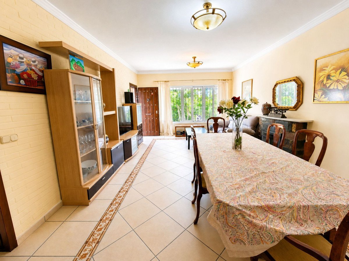 3 Bed Detached Villa in La Duquesa
