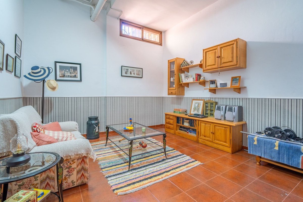 4 Bed Semi-Detached House in Churriana