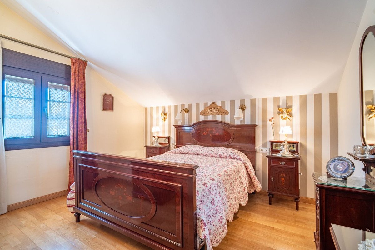 4 Bed Semi-Detached House in Churriana