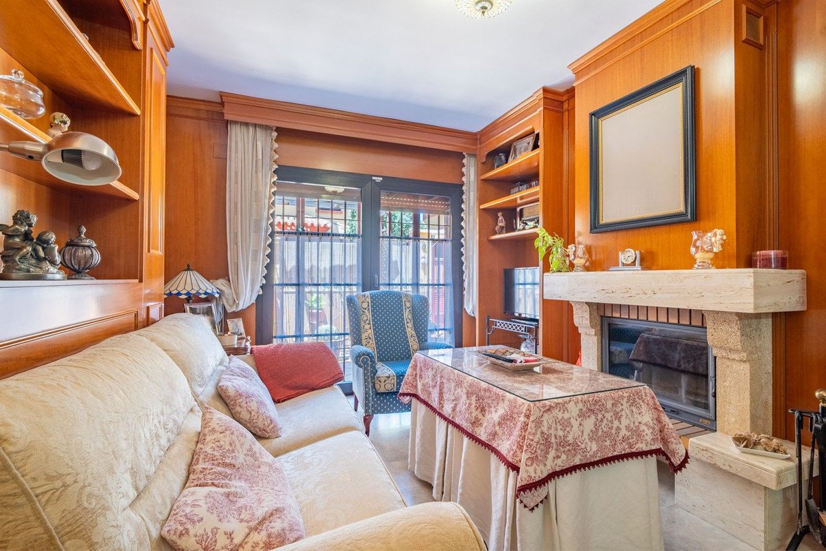 4 Bed Semi-Detached House in Churriana