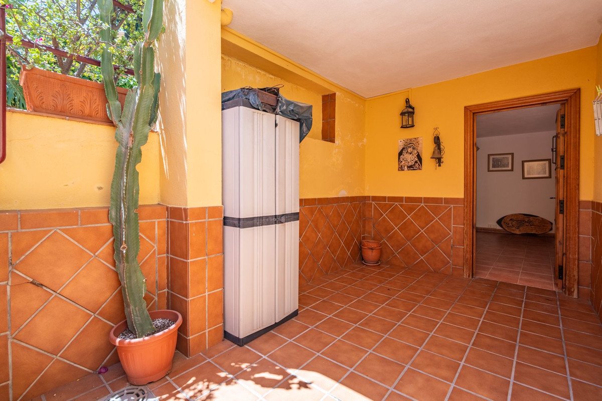 4 Bed Semi-Detached House in Churriana