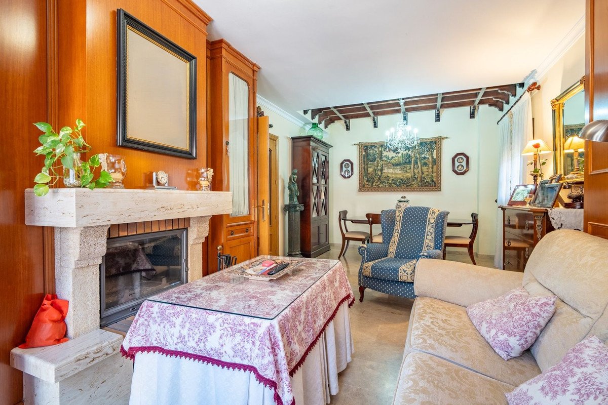 4 Bed Semi-Detached House in Churriana